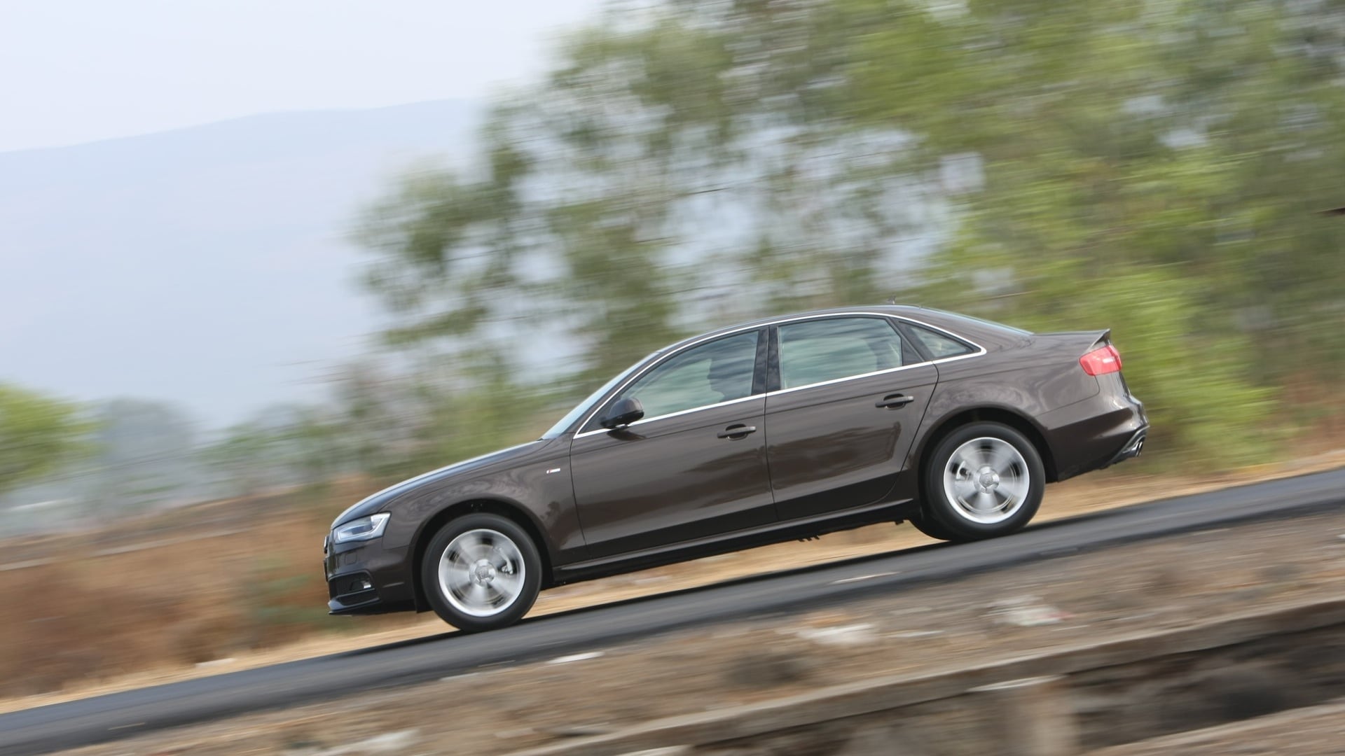Audi-A4-2012-1-8-TFSI-Exterior