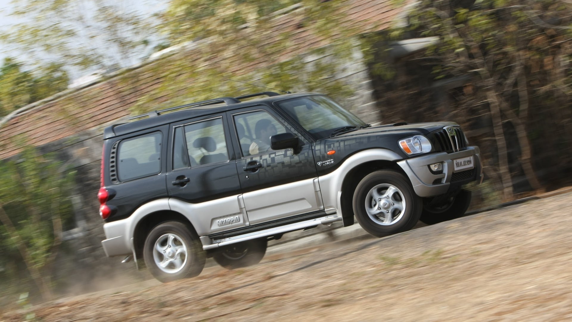 Mahindra-Scorpio-2013-LX-Exterior