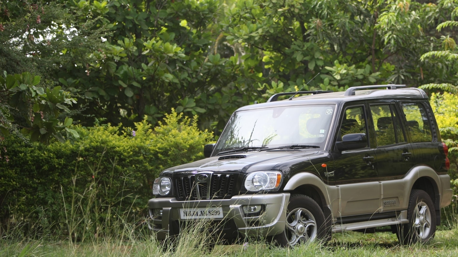 Mahindra-Scorpio-2013-LX-Exterior