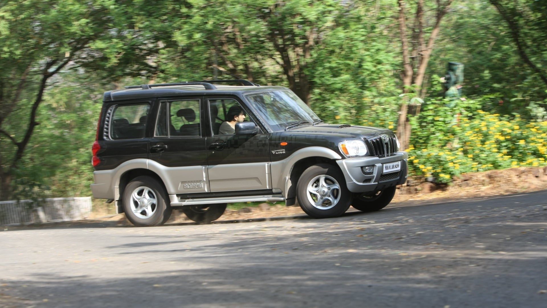 Mahindra-Scorpio-2013-LX-Exterior