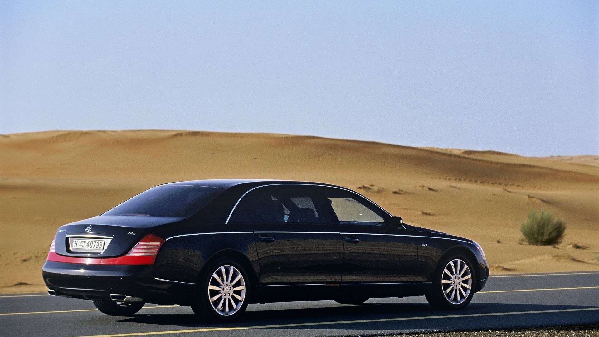 Maybach-Maybach-2013-57s-Compare