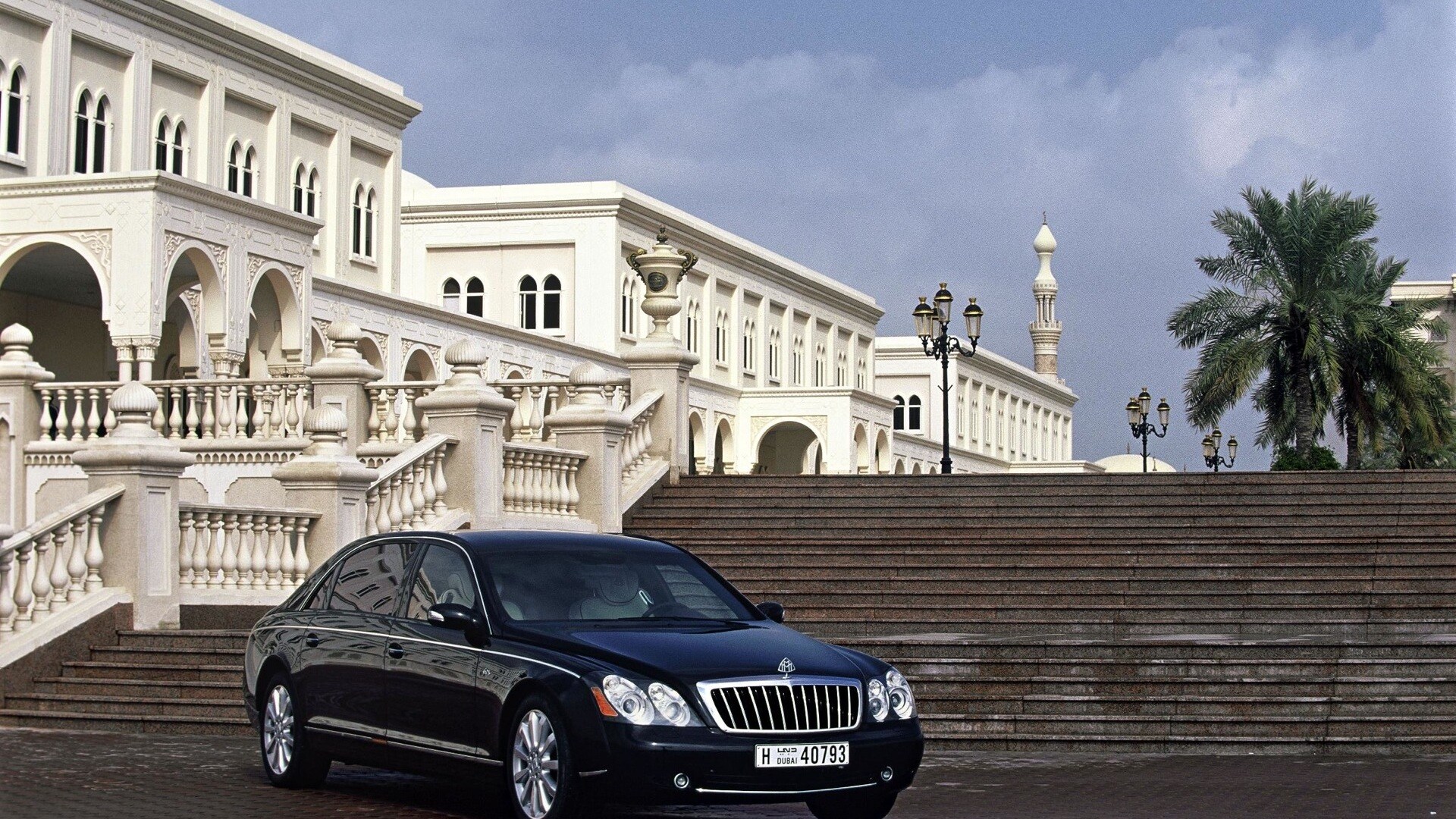 Maybach-Maybach-2013-57s-Compare