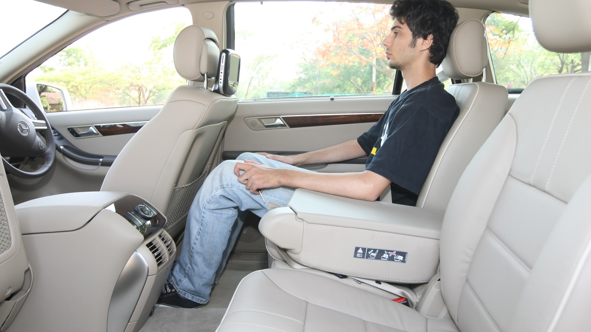 mercedesbenz-rclass-2013-R-350-4MATIC-long-interior