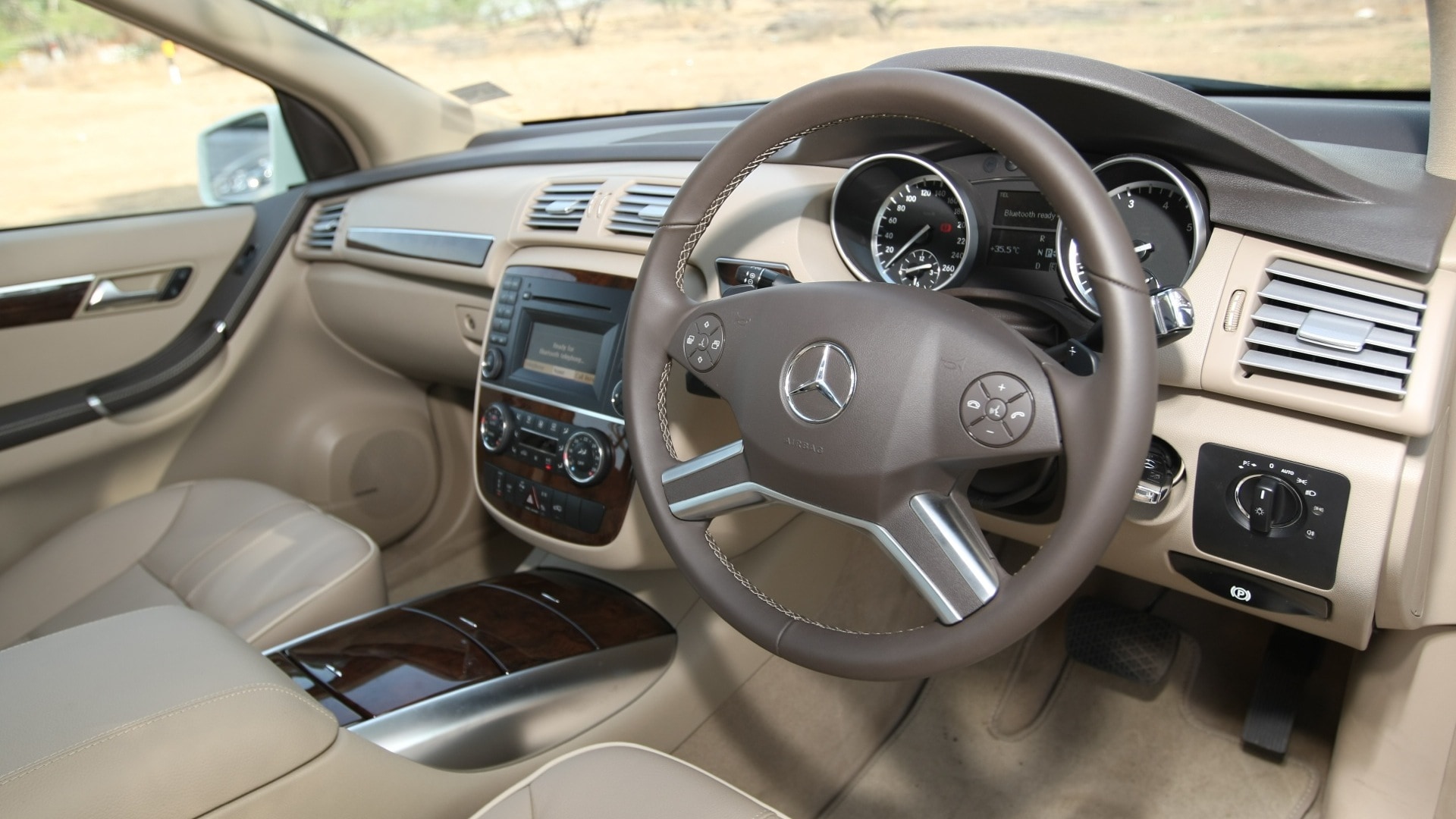 mercedesbenz-rclass-2013-R-350-4MATIC-long-interior