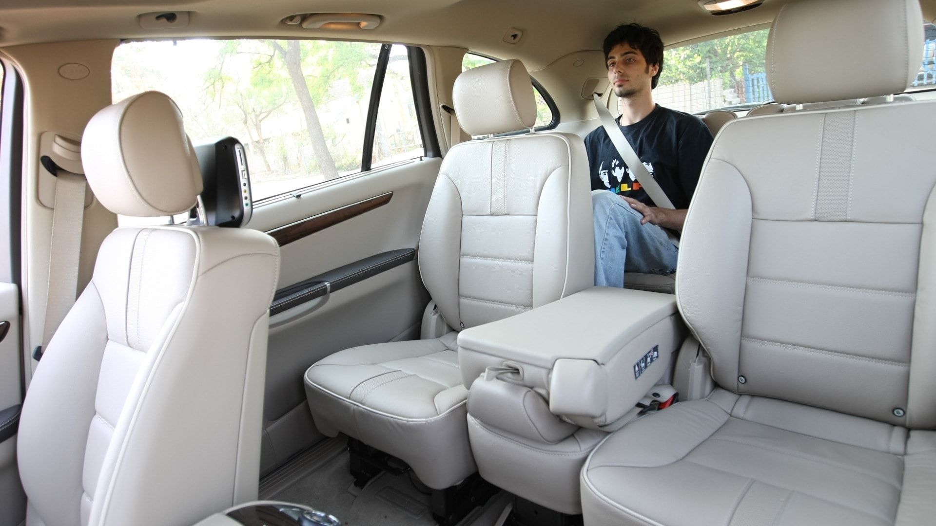 mercedesbenz-rclass-2013-R-350-4MATIC-long-interior