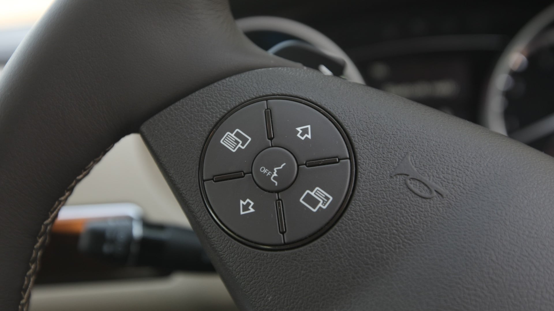 mercedesbenz-rclass-2013-R-350-4MATIC-long-interior