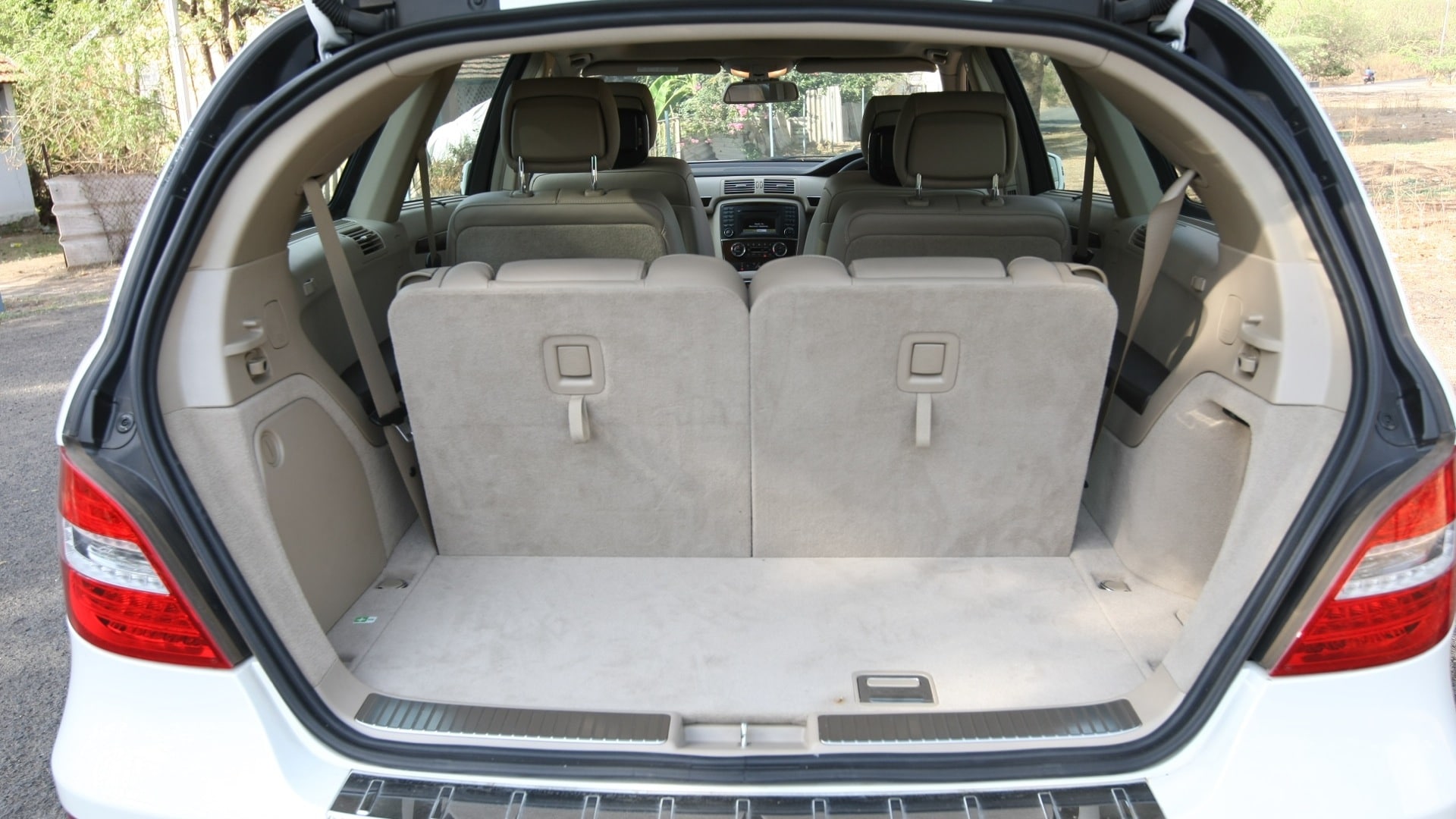 mercedesbenz-rclass-2013-R-350-4MATIC-long-interior