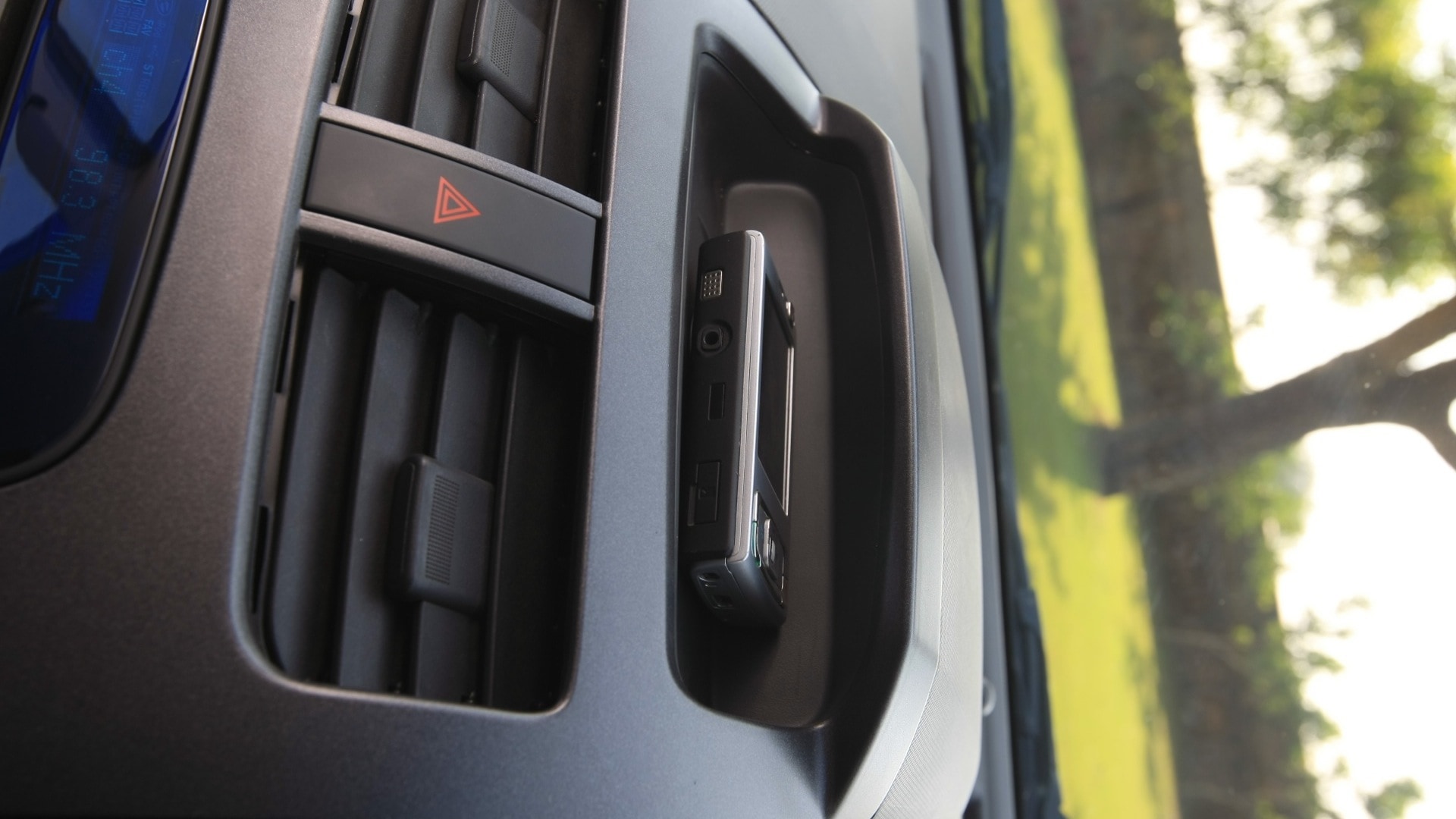 Chevrolet-Beat-2012-1-2-PS-Interior