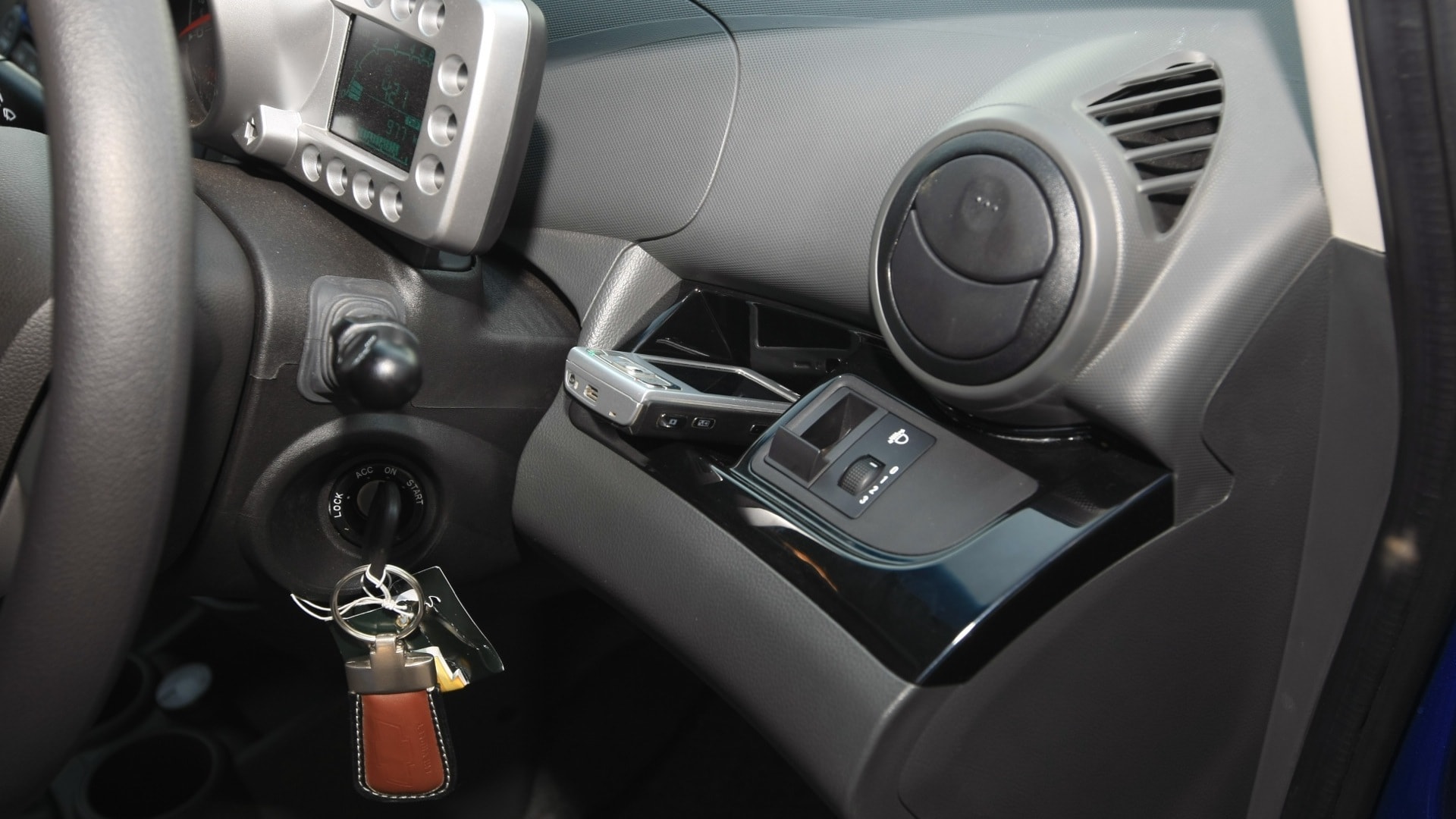 Chevrolet-Beat-2012-1-2-PS-Interior