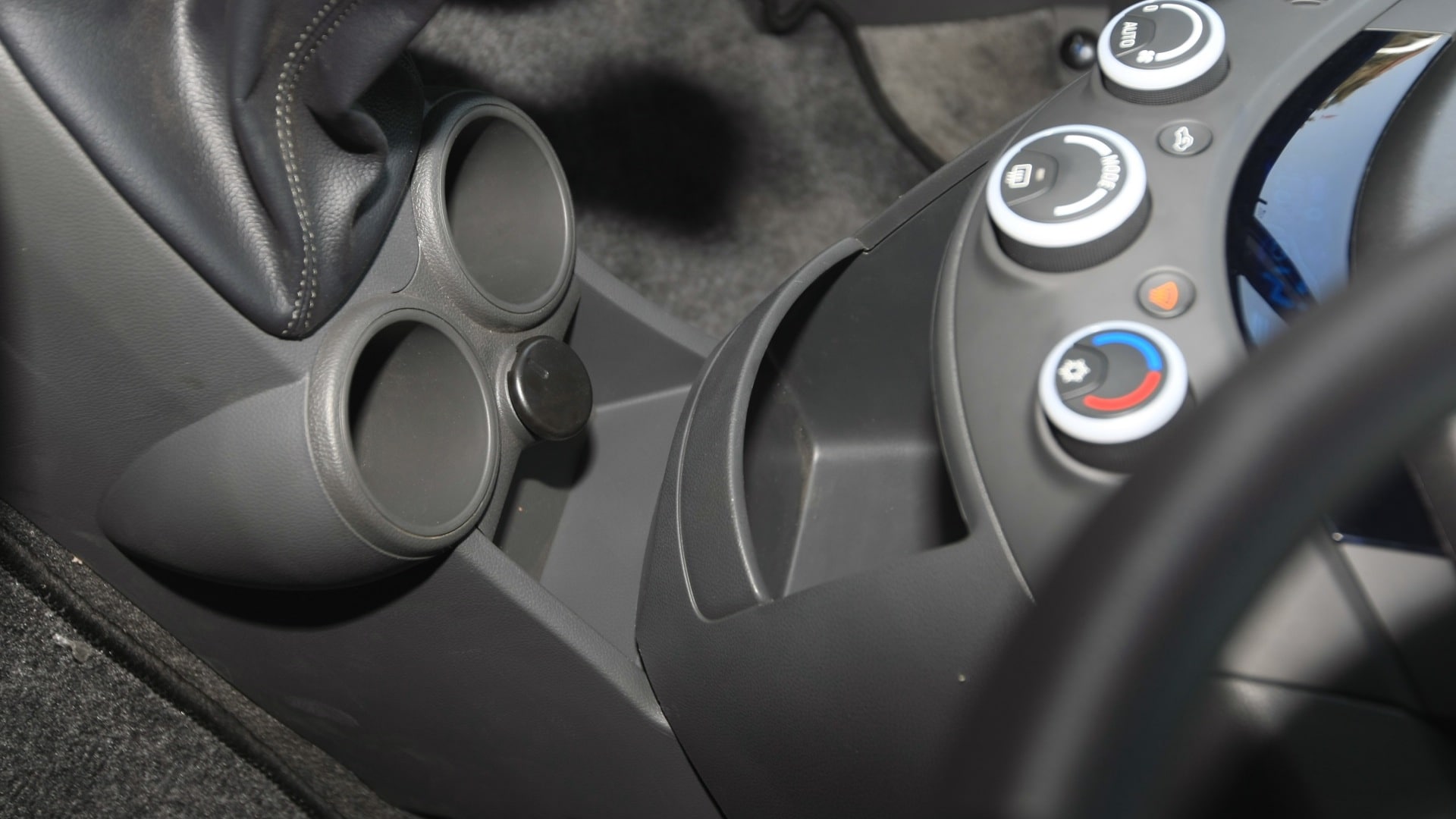 Chevrolet-Beat-2012-1-2-PS-Interior