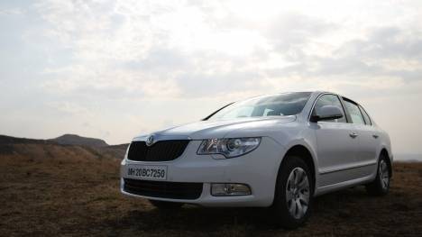 Skoda-Superb-2014-1-8-TSI-(AT)-Elegance-Exterior