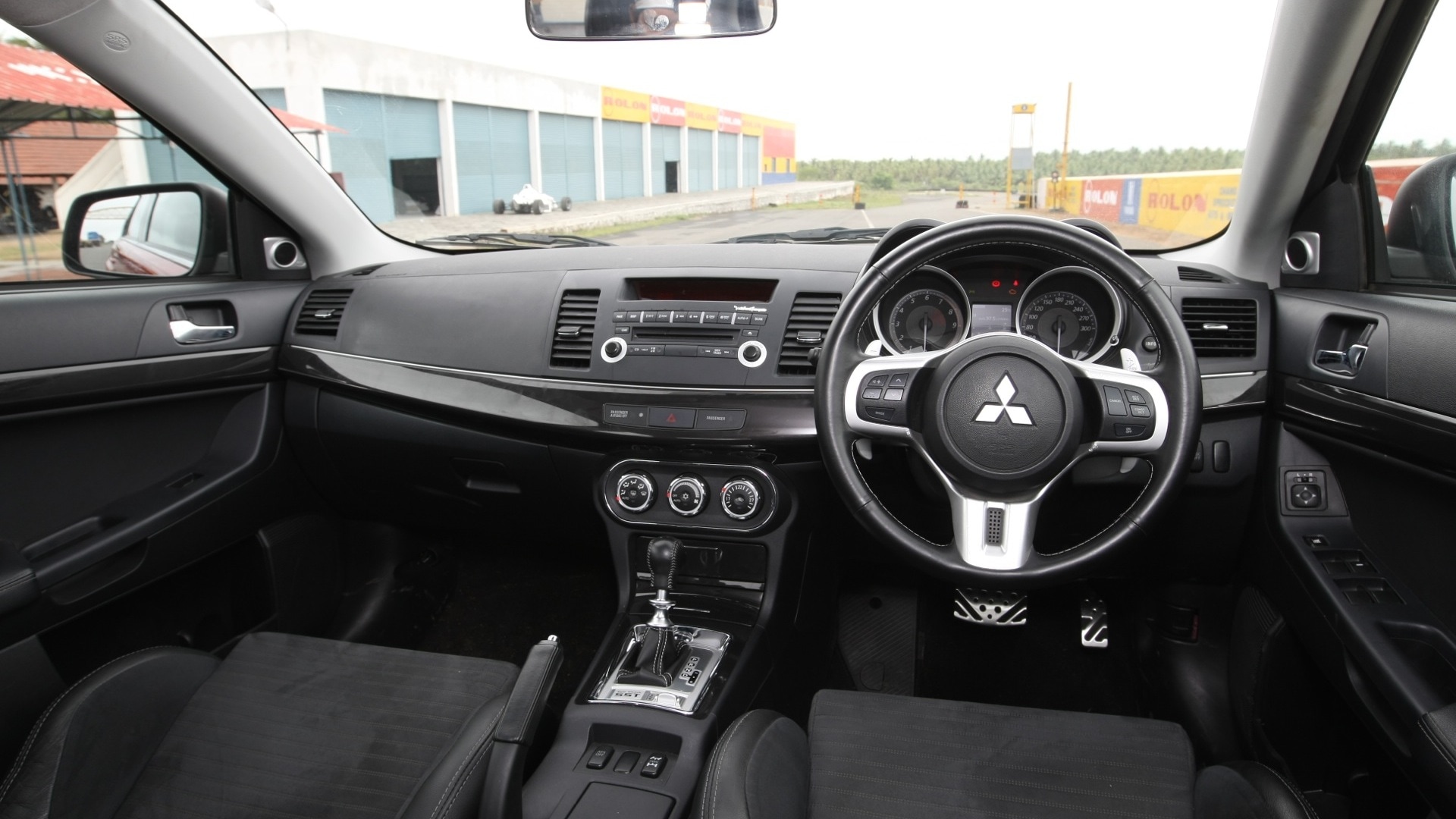 Mitsubishi-Evolution-x-2013-STD-Interior