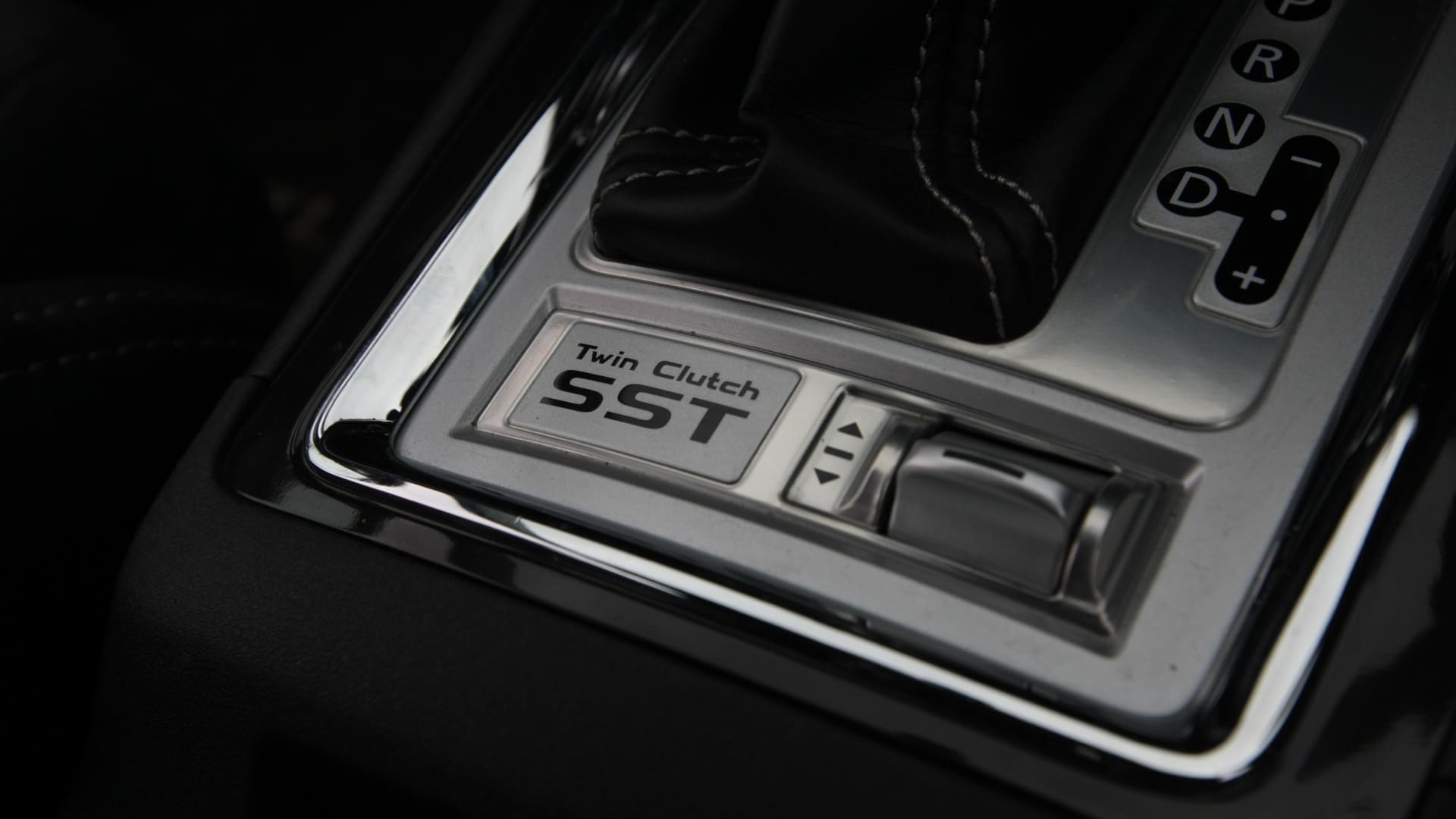 Mitsubishi-Evolution-x-2013-STD-Interior