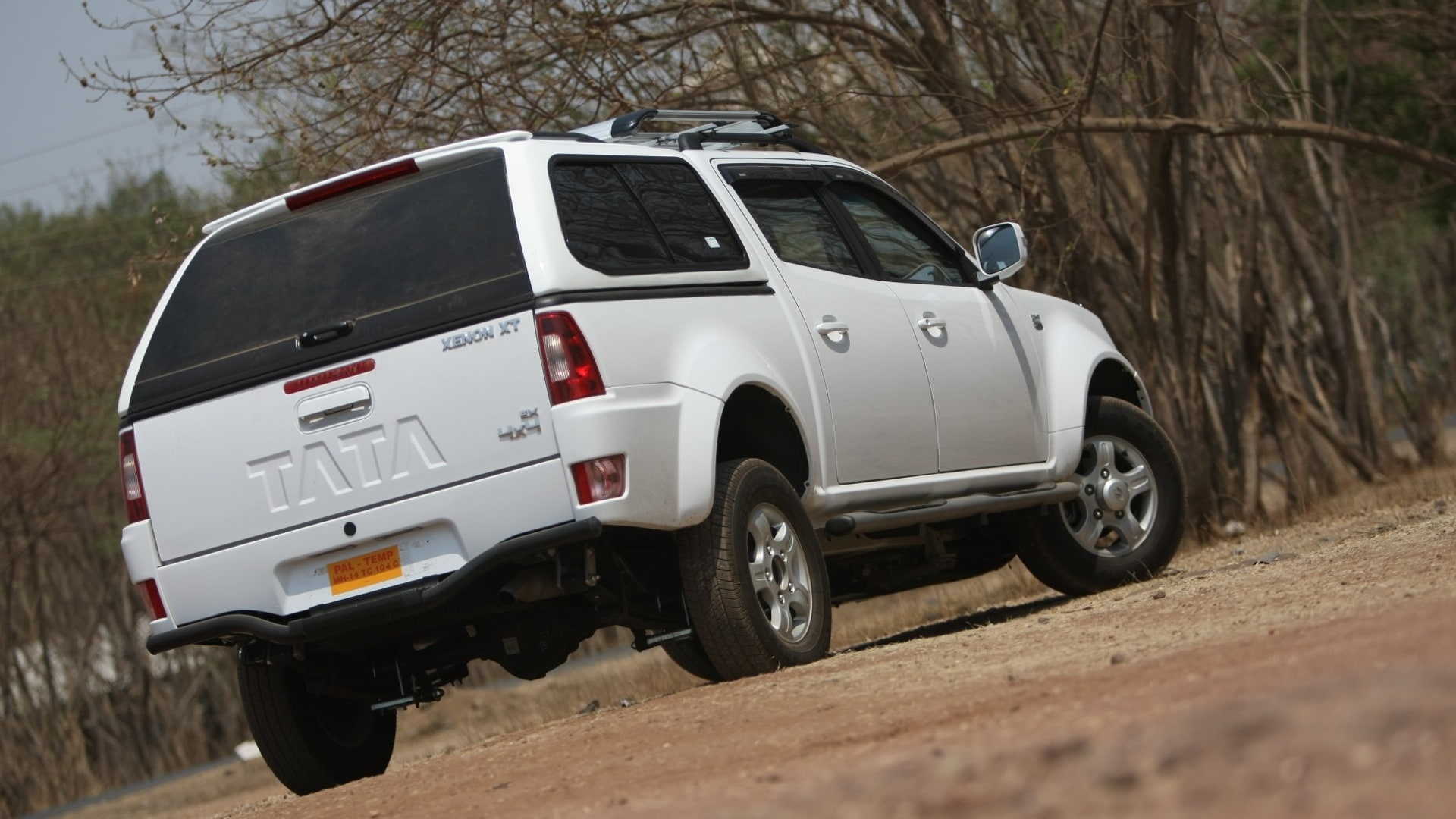 Tata-Xenon-2013-EX-4x2-Compare