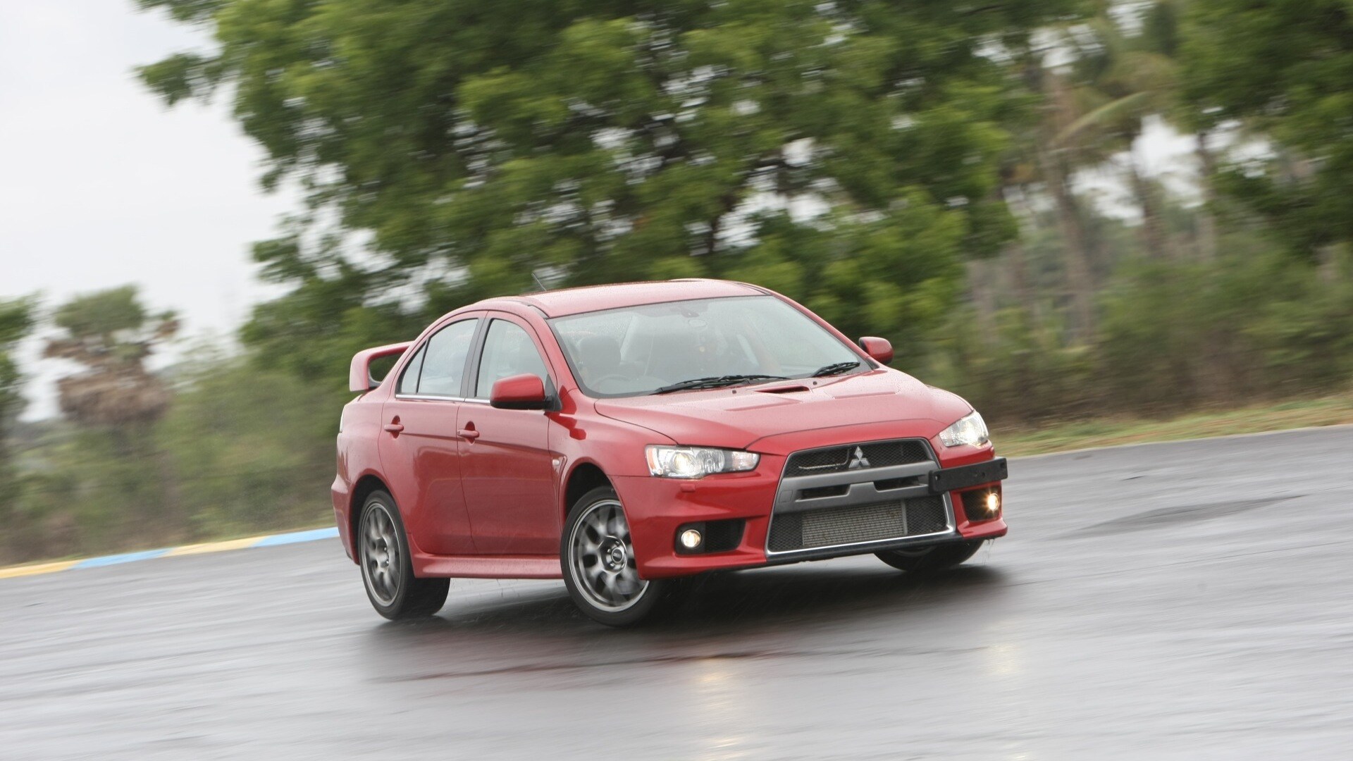 Mitsubishi-Evolution-x-2013-STD-Exterior