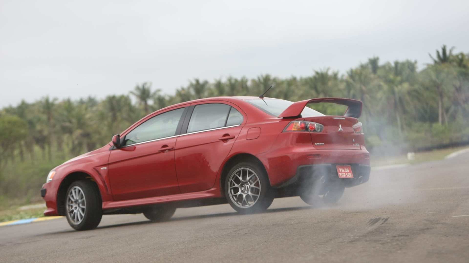 Mitsubishi-Evolution-x-2013-STD-Exterior