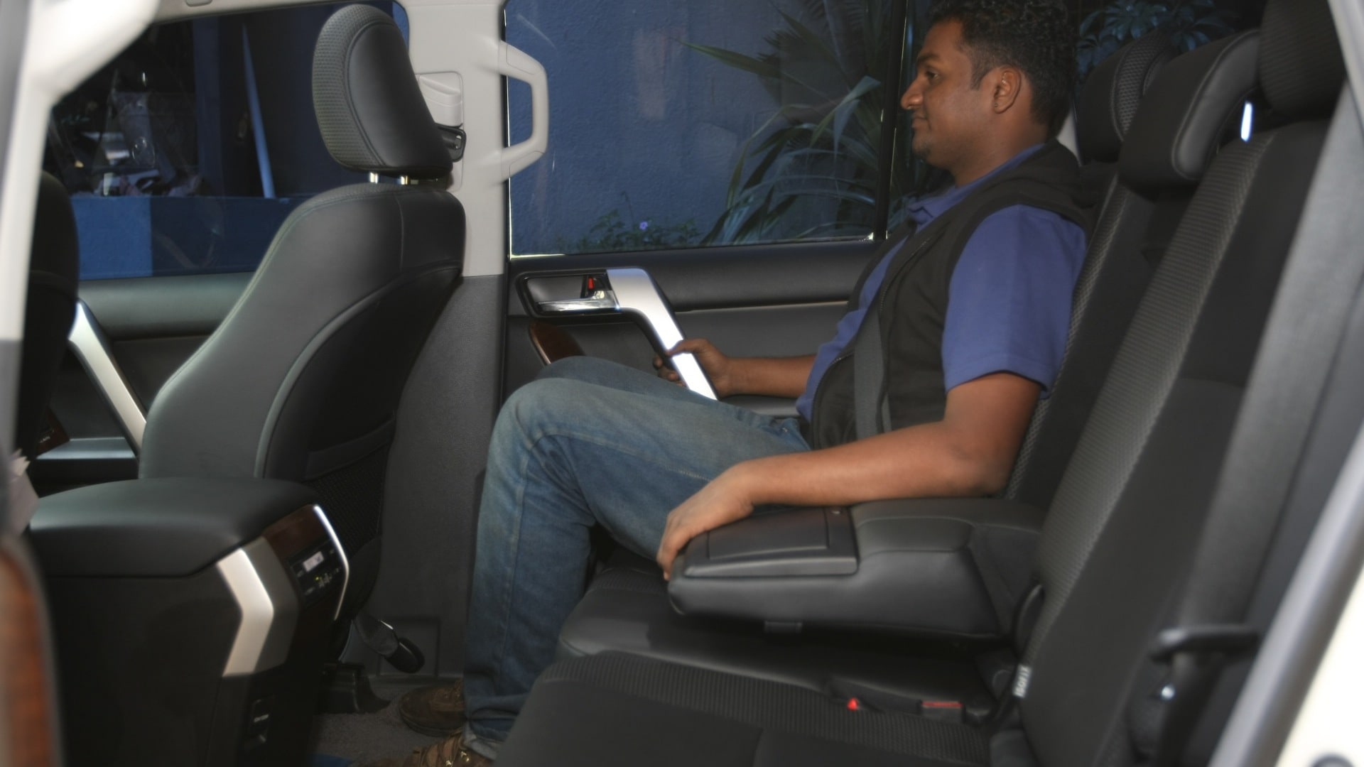 Toyota-Land-Cruiser-Prado-2013-STD-Compare