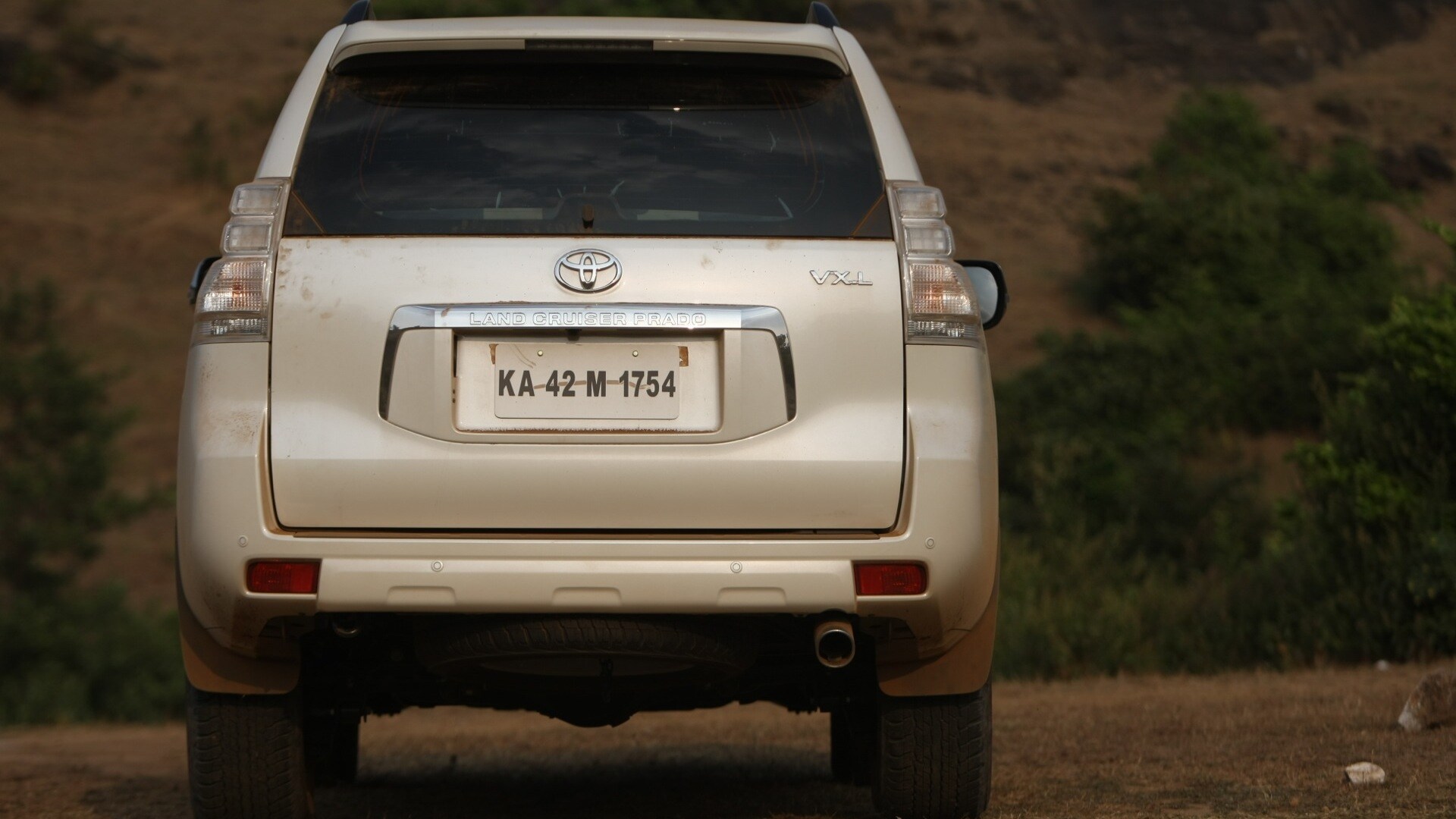 Toyota-Land-Cruiser-Prado-2013-STD-Compare