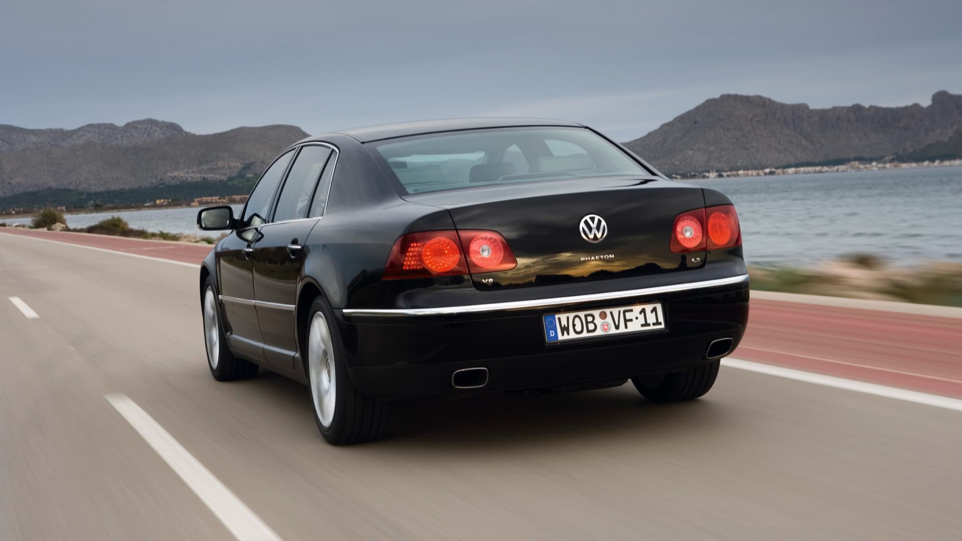 Volkswagen-Phaeton-2013-Phaeton-Compare