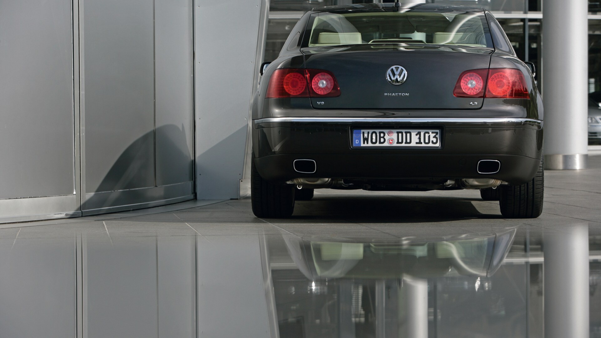 Volkswagen-Phaeton-2013-Phaeton-Compare