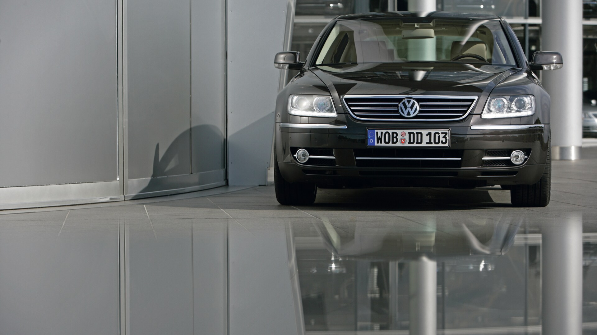 Volkswagen-Phaeton-2013-Phaeton-Compare