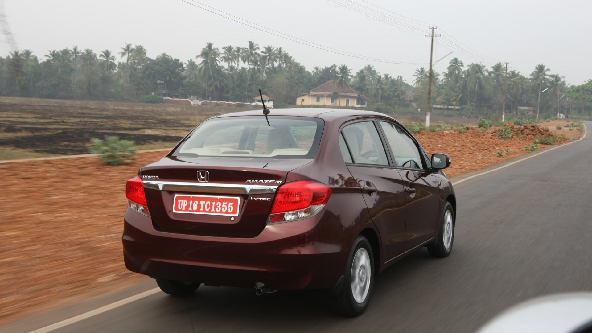 Honda-Amaze-2013-Petrol-E-Compare