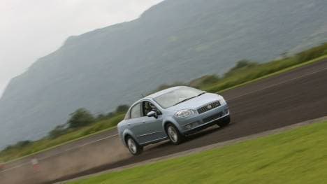 Fiat-Linea-2012-Multijet-Active-Exterior