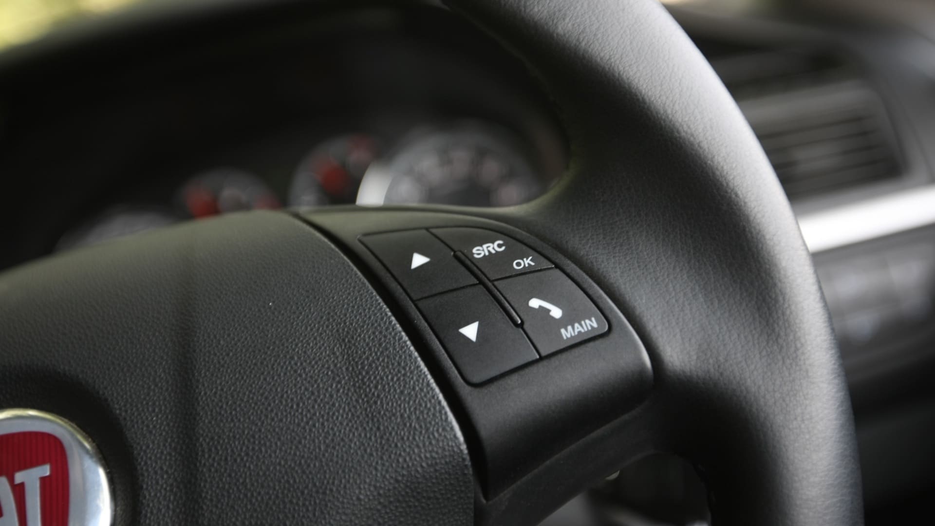 Fiat-Grande-Punto-2012-Fire-Emotion-Interior