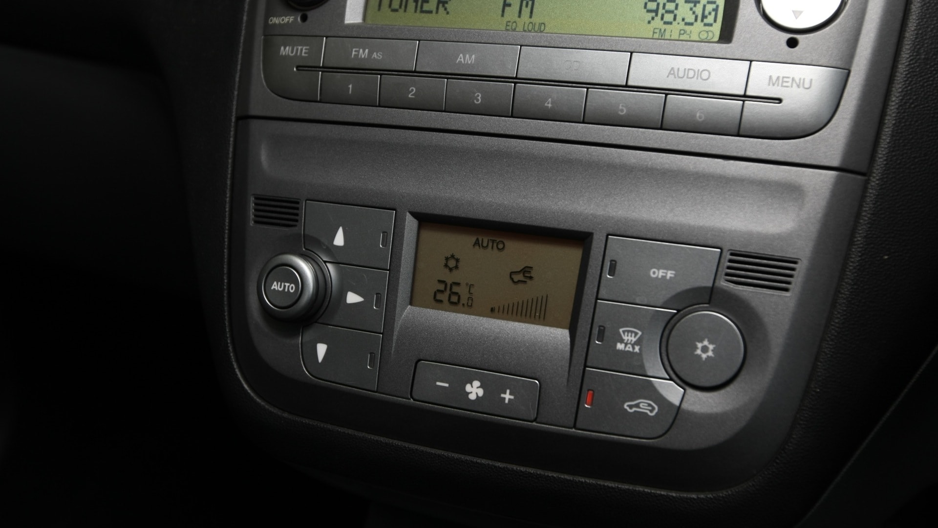 Fiat-Grande-Punto-2012-Fire-Emotion-Interior