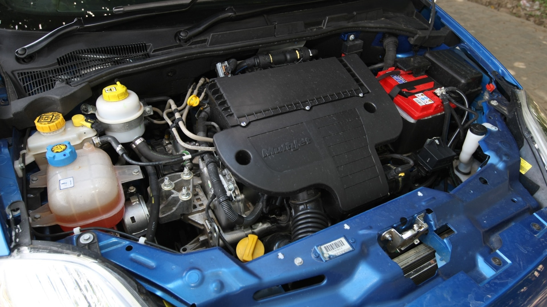 Fiat-Grande-Punto-2012-Fire-Emotion-Interior