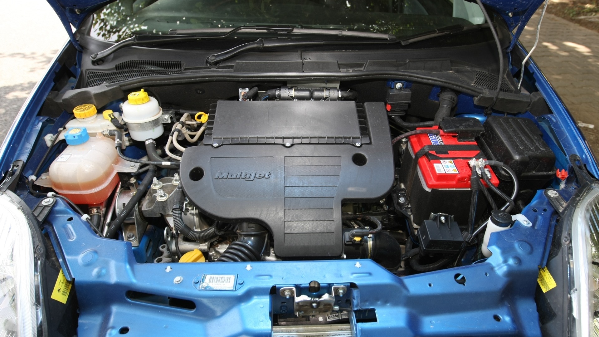 Fiat-Grande-Punto-2012-Fire-Emotion-Interior