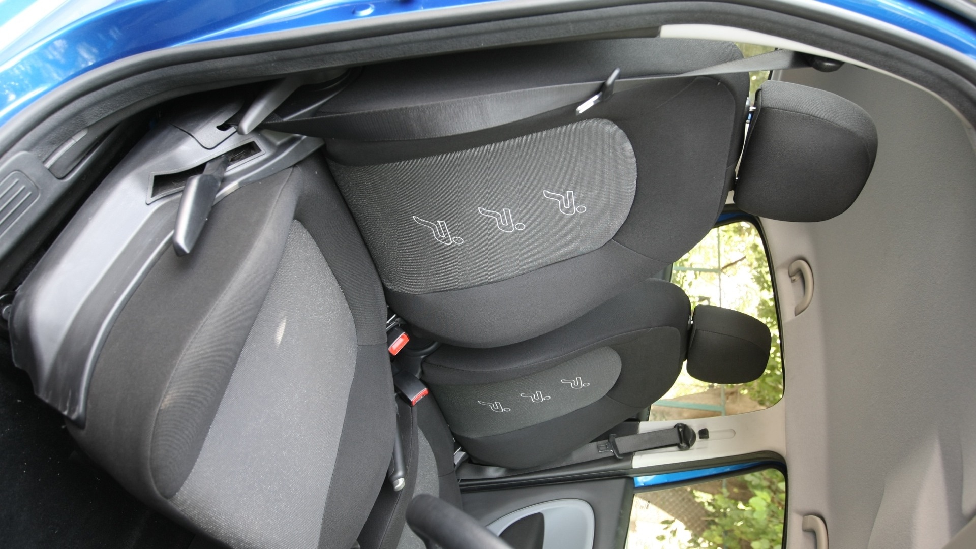 Fiat-Grande-Punto-2012-Fire-Emotion-Interior