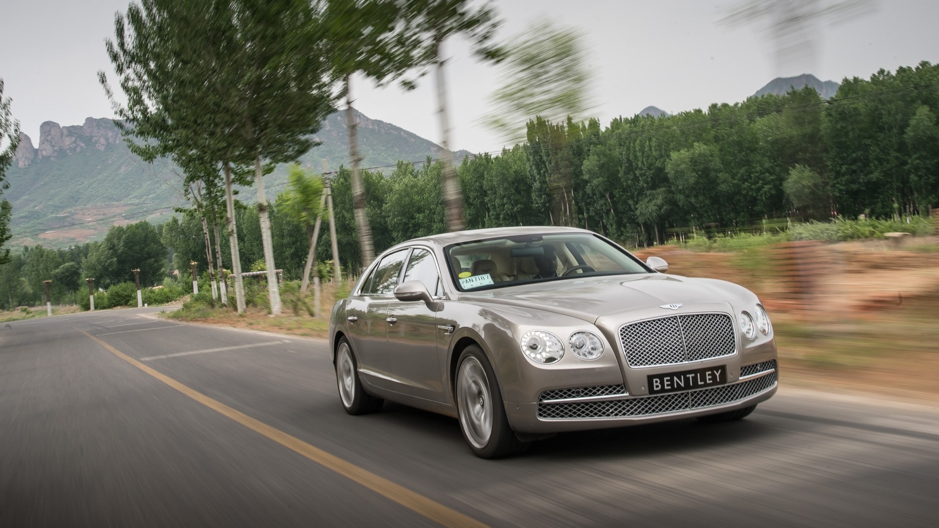 2014-Bentley-Flying-Spur Exterior