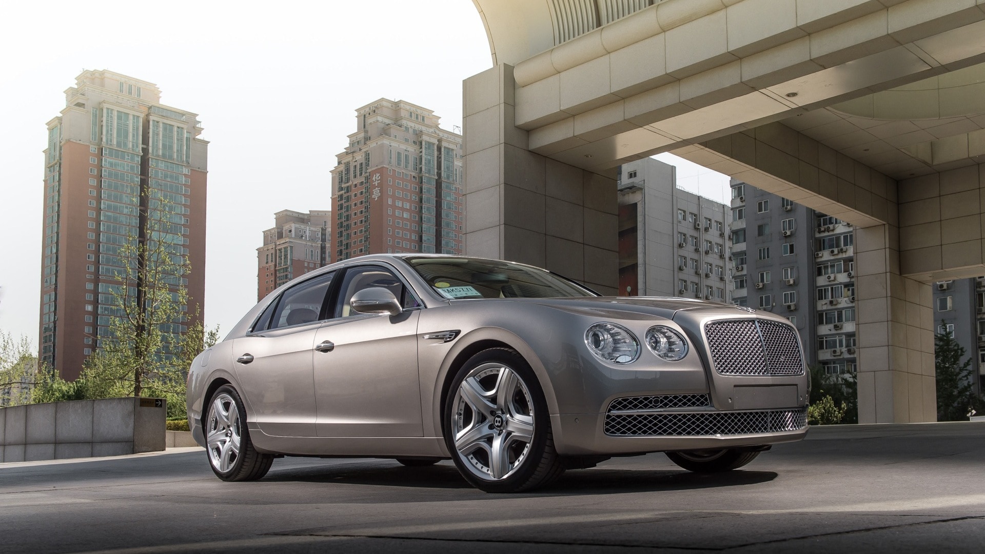 2014-Bentley-Flying-Spur Exterior