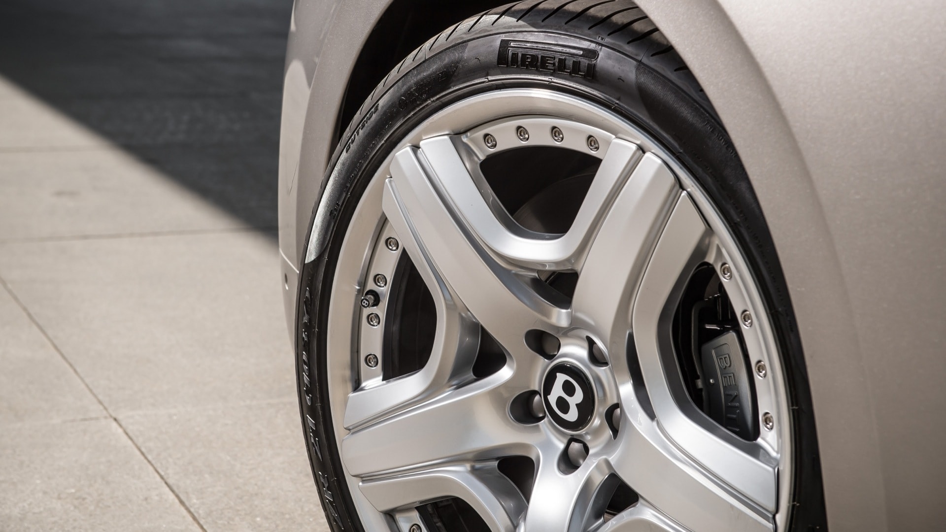 2014-Bentley-Flying-Spur Exterior