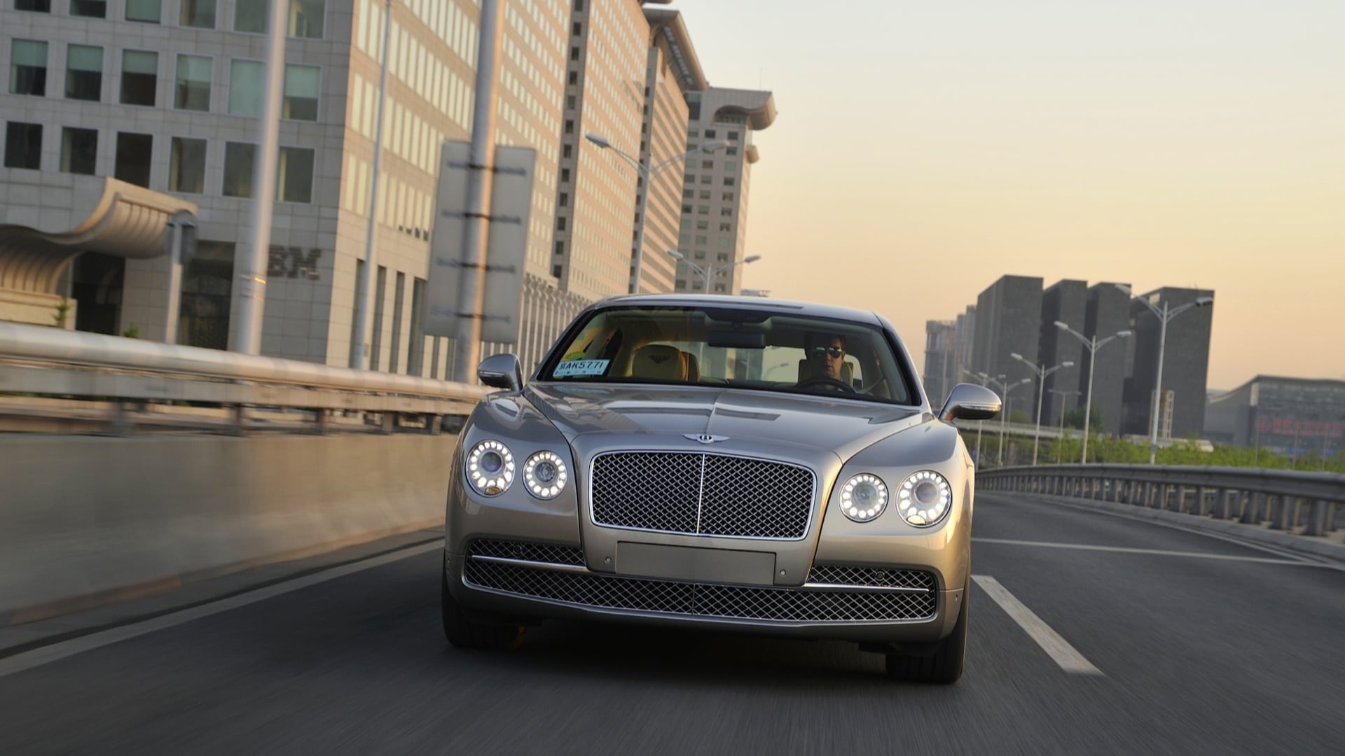 2014-Bentley-Flying-Spur Exterior