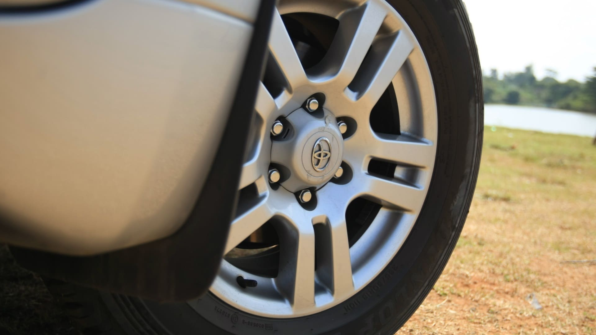 Toyota  Land Cruiser Prado-2013-STD-Exterior