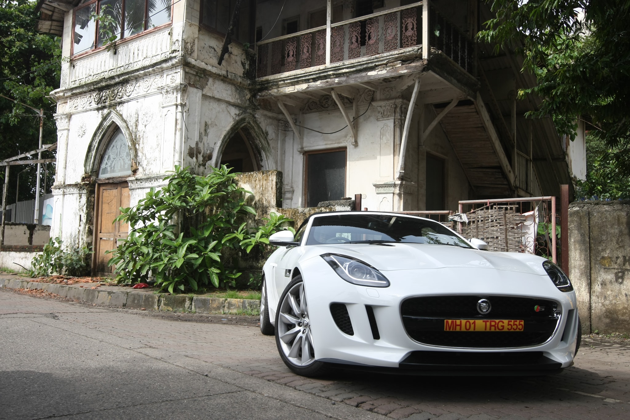 Jaguar-F-Type-2013-V8 S Compare