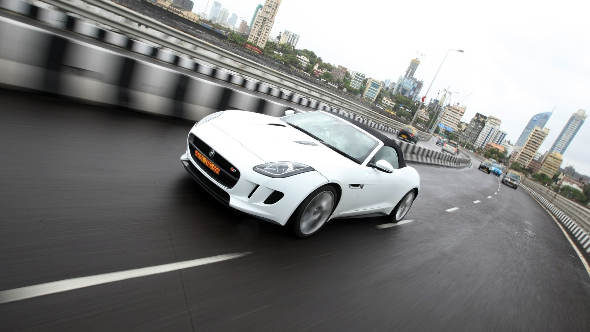 Jaguar-F-Type-2013-V8 S Compare