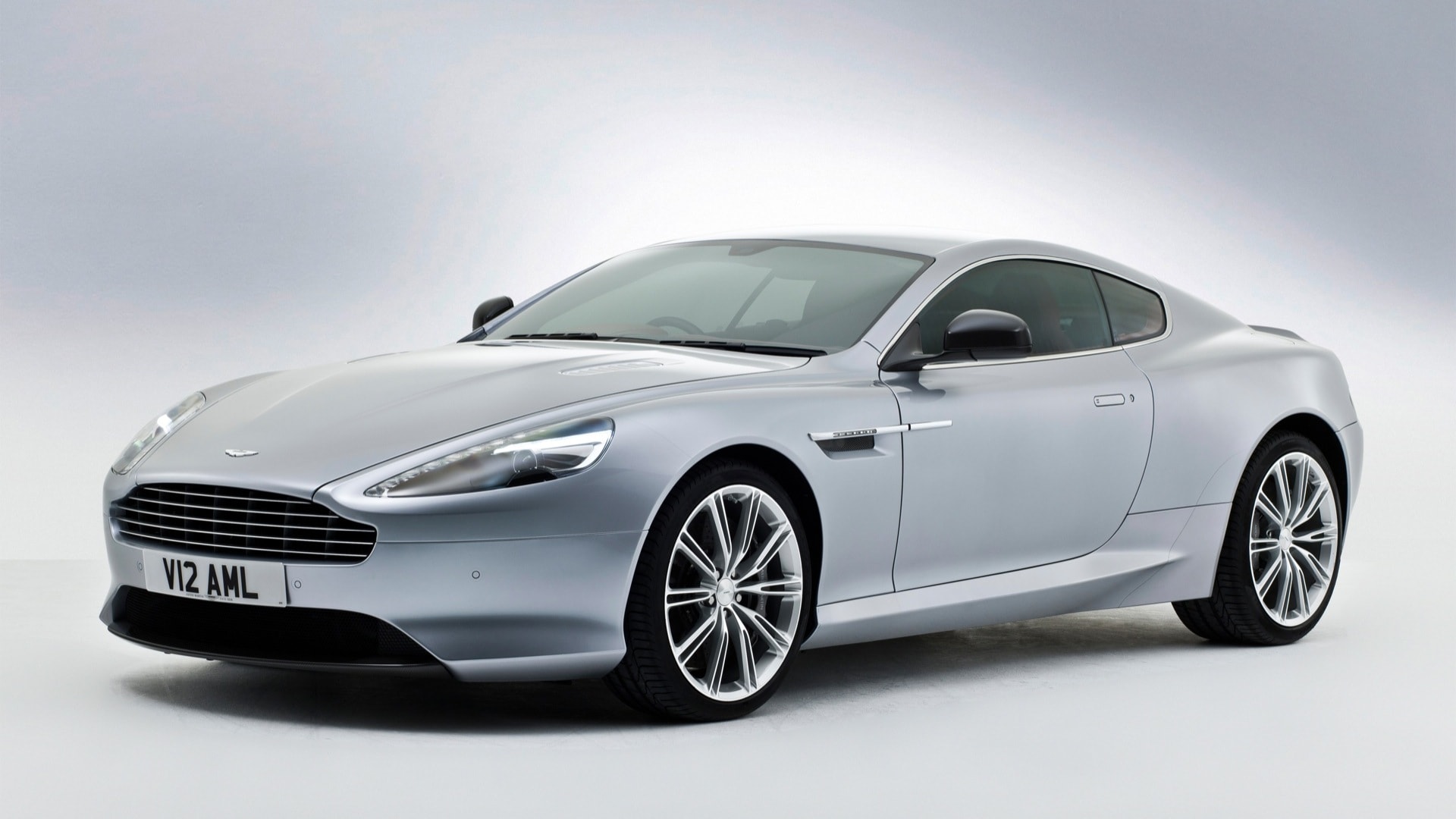 Aston Martin DB9 Exterior