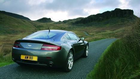 Aston Martin  Vantage V8 Exterior
