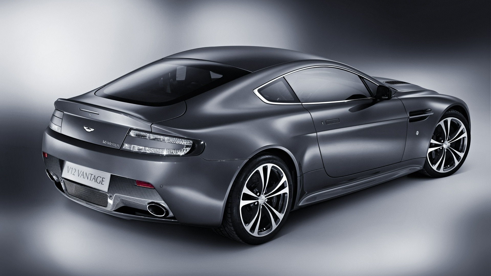 Aston Martin  Vantage V12 Exterior