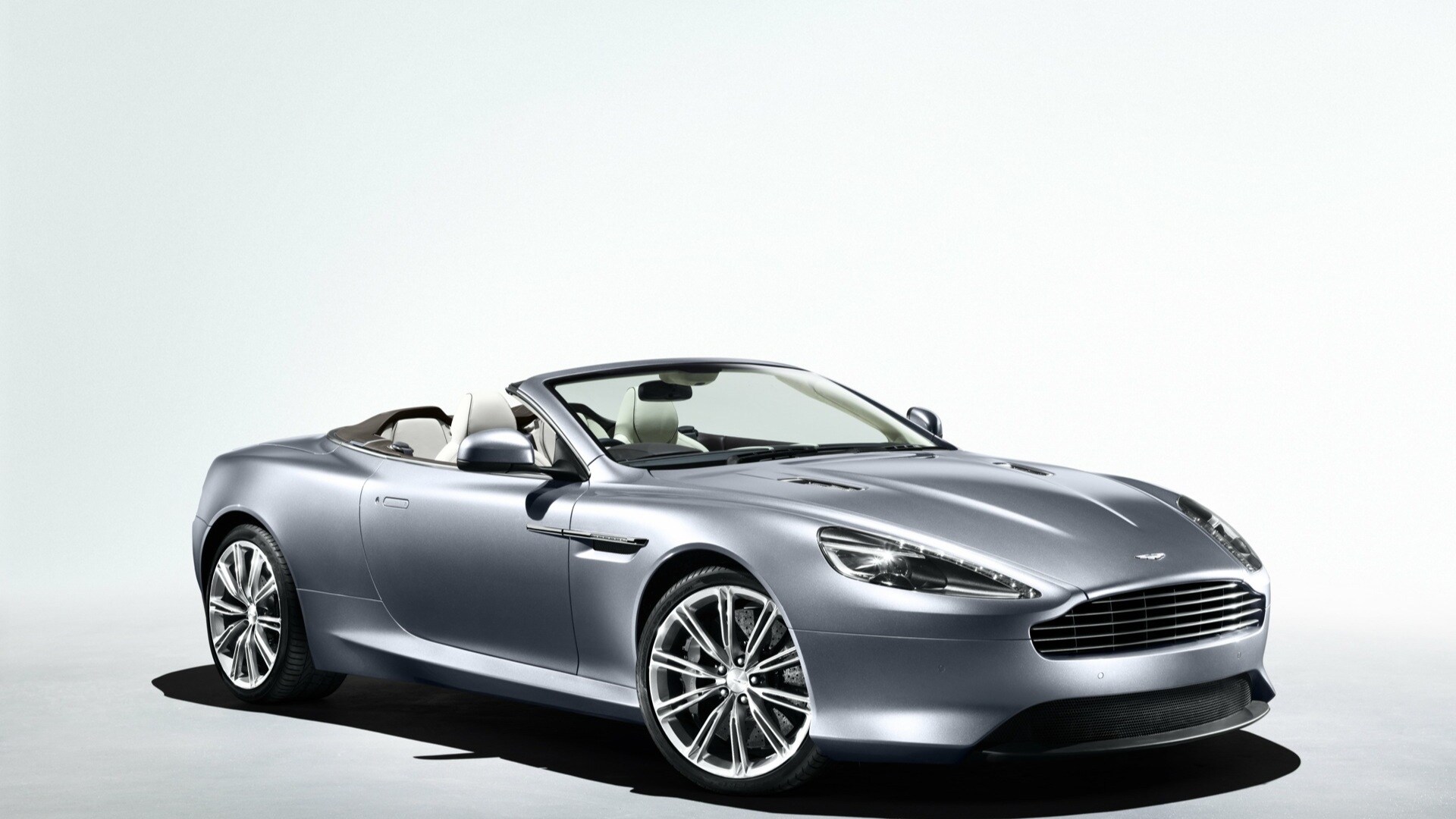 Aston Martin  Virage Exterior
