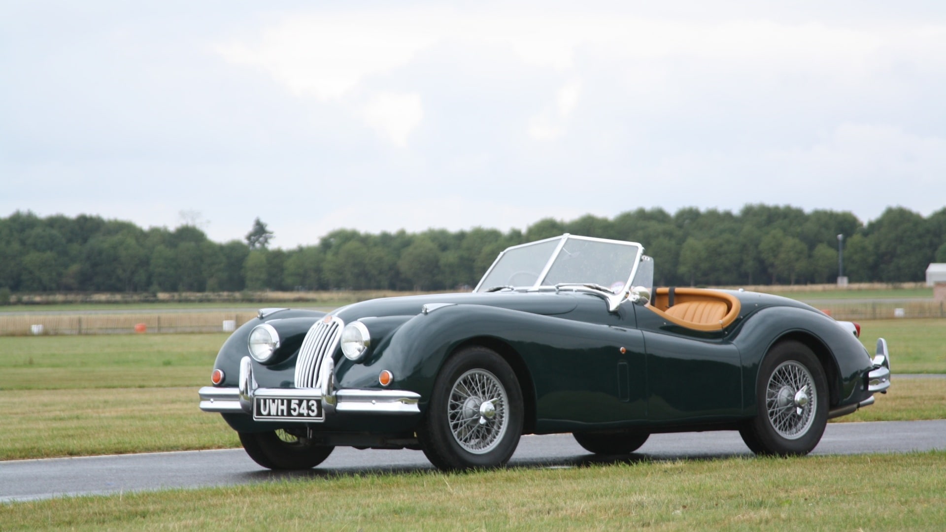 Nostalgia  Jaguar XK140 Exterior