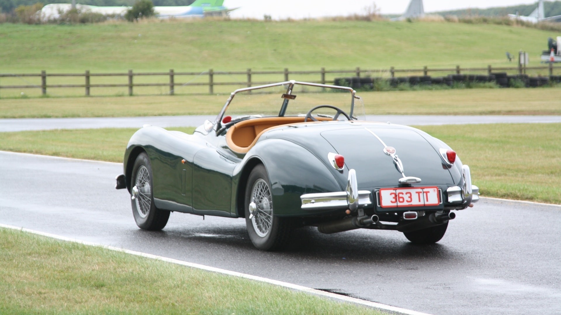 Nostalgia  Jaguar XK140 Exterior