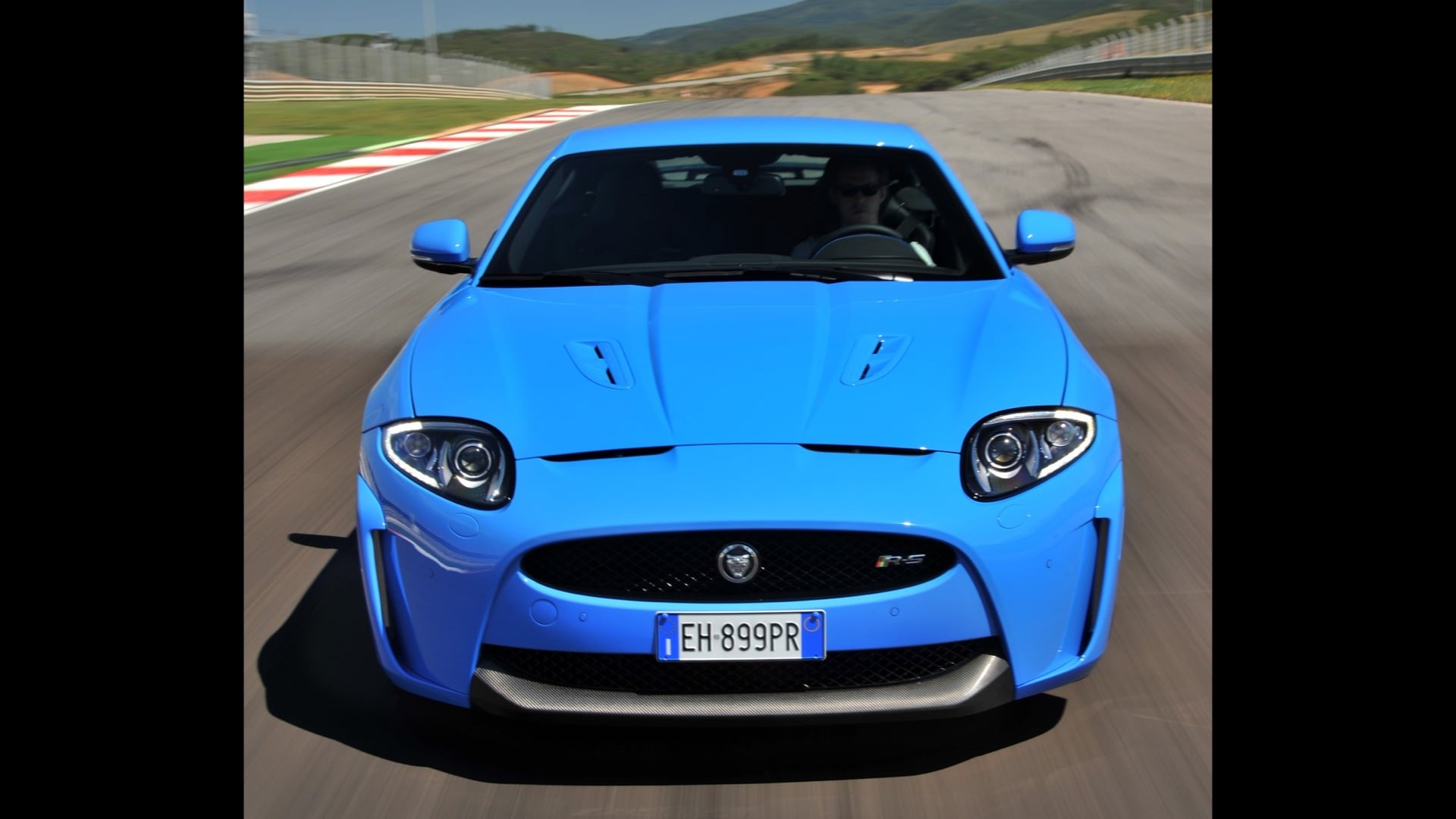 jaguar-xkrs-2013-coupe exterior