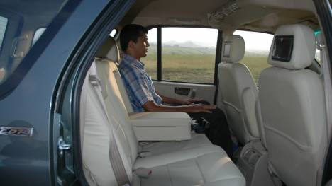 Tata-Safari-2013-2-2-Dicor-LX-2WD Interior