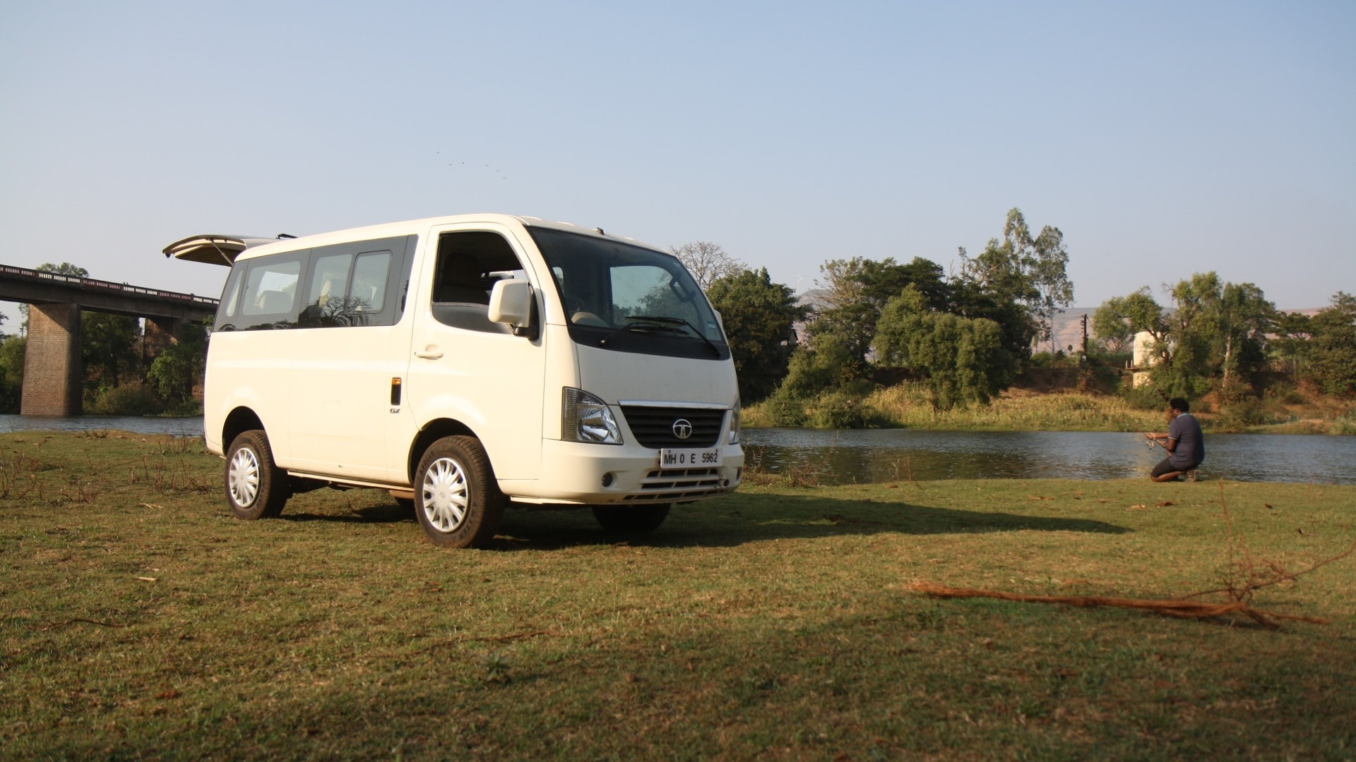 Tata Venture-2012-LX Exterior