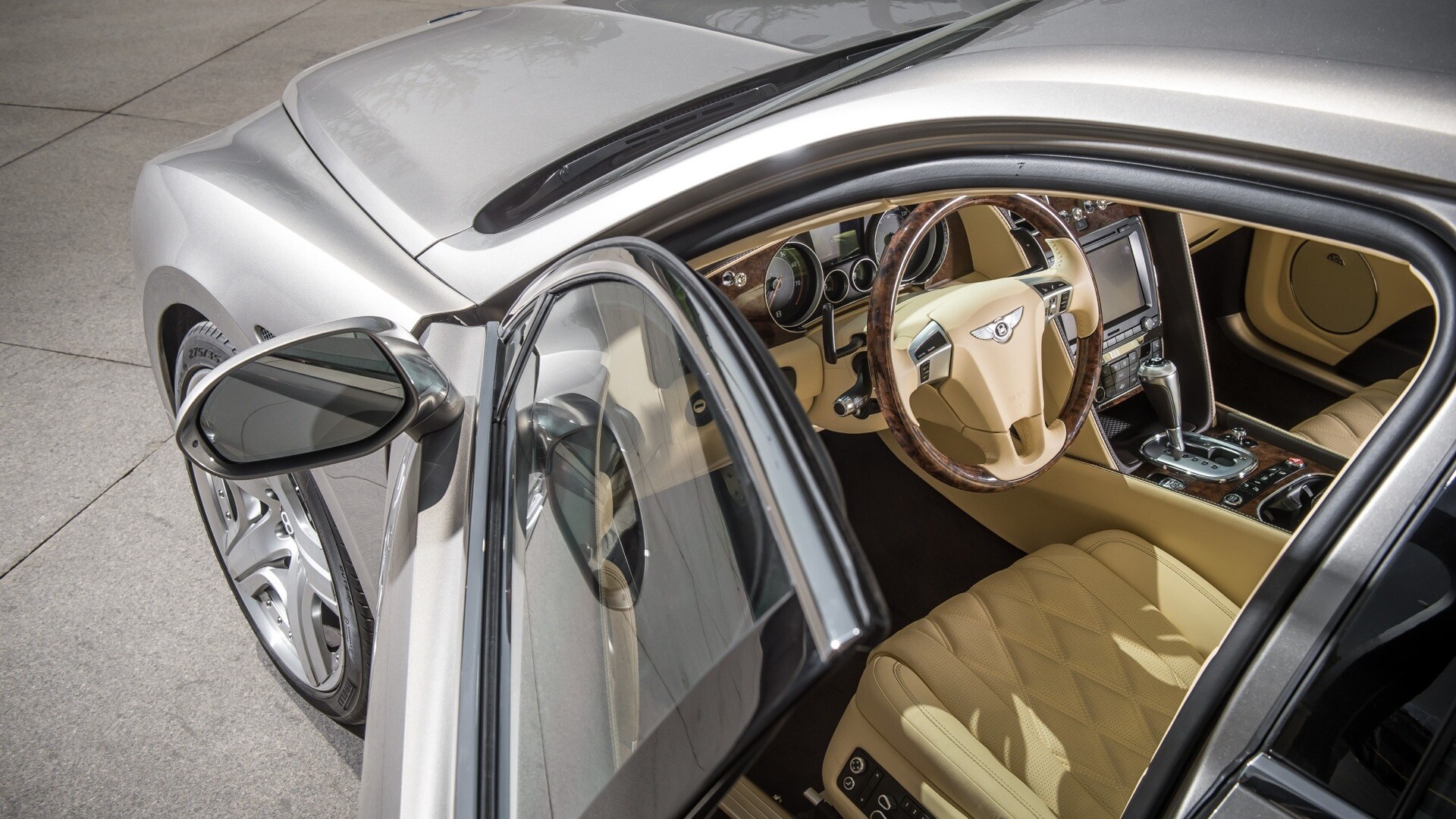 Bentley-Flying-Spur-2014-STD Interior