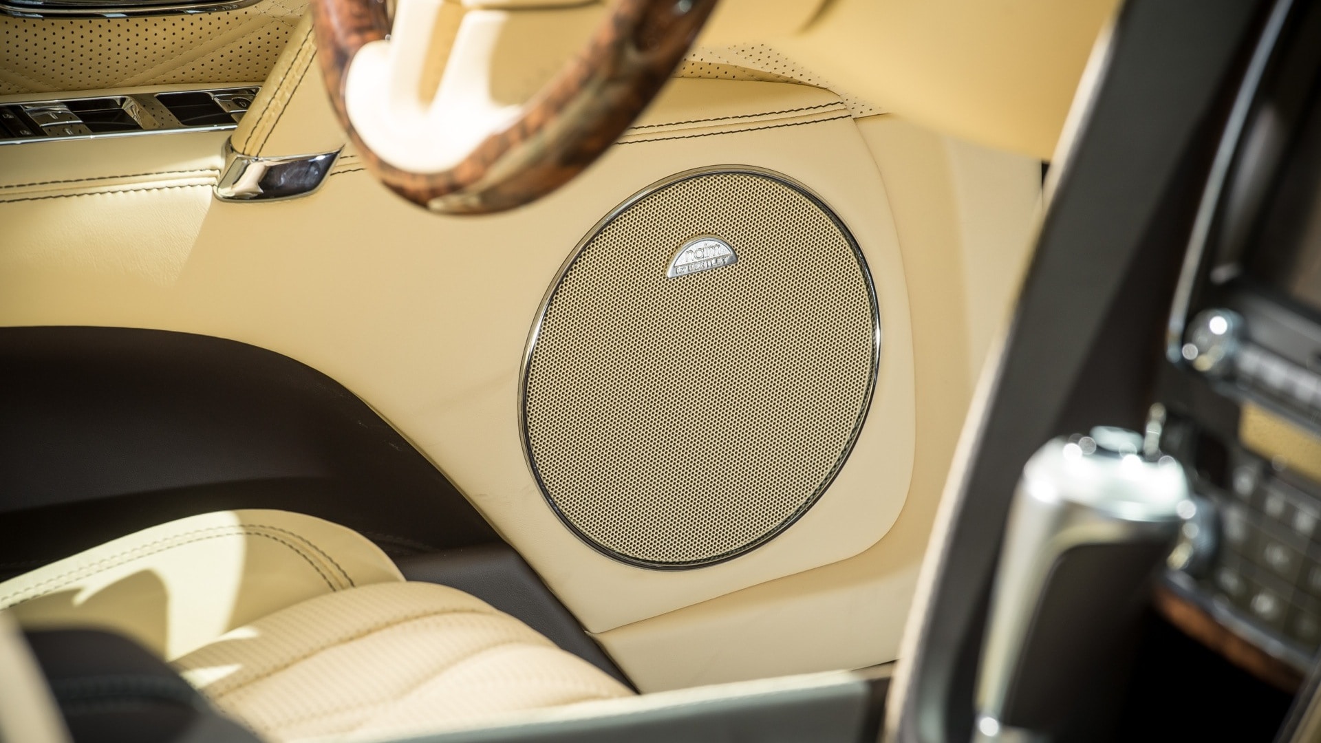 Bentley-Flying-Spur-2014-STD Interior